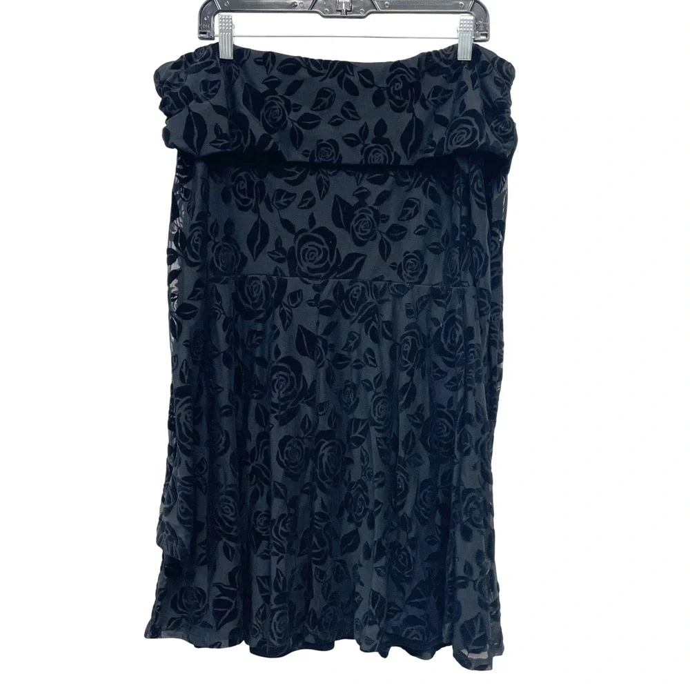 Wild Fable Women's Black‎ Rose Flocked Mini Fit and Flare Dress Size Medium
